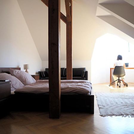 Vynimocny Apartman V Staromestskej Vile S Vyhladom Na Hrad Pressburg Exterior foto